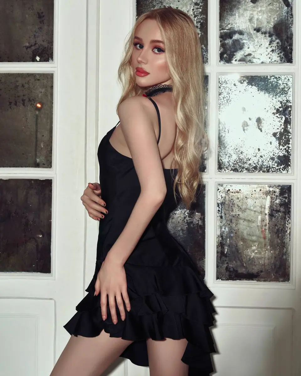 Charlotte escort in Dubai