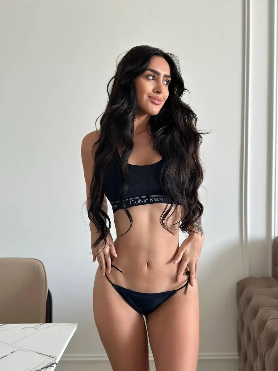 Roxana escort in Dubai