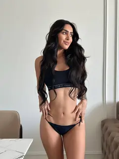 Roxana escort in Dubai